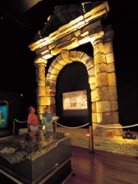 Its magnificent display hall overlooks the marina and offers a range of exhibitions with particular emphasis on Abrolhos Islands maritime history.